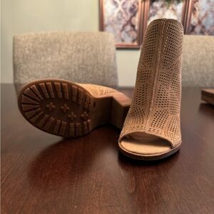 Elegant Tan Peep-Toe Ankle Boots, Never Worn